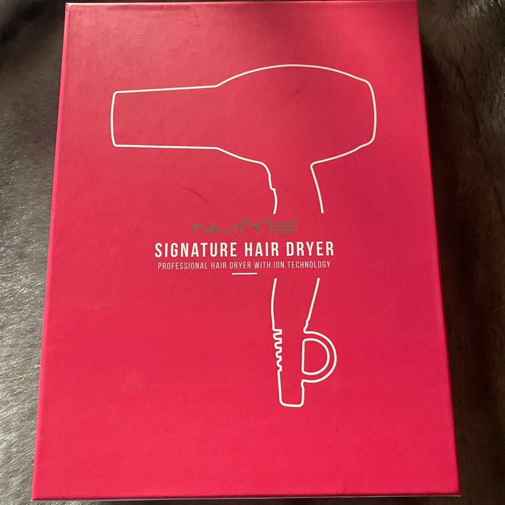 Nume Signature Blowdryer
